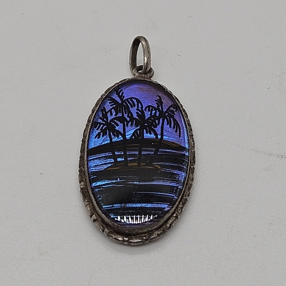 dichroic blue purple pendant with palm tree imagery made in Brazil - Picture 1 of 5